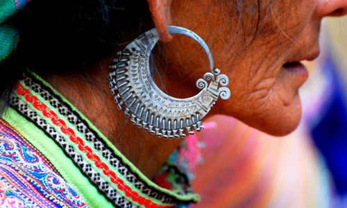 Les boucles d’oreille des Mông de Sơn La - ảnh 2